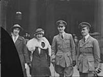 Capt. A.A. Leitch, M.C., Winnipeg and Capt. K.F. Saunders, D.S.O., V ctoria,Ria B.C 1914-1919