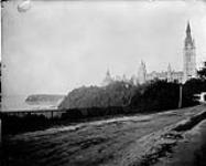 Parliament Buildings from Victoria Street [between 1890-1900].