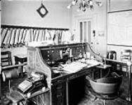 (Parliament Buildings) The Prime Minister's secretary's office. East Block [ca. 1902].
