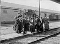 Immigrants from the Grand Trunk Railway Ferry Group, Québec, Oct. 1911