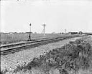 Strathmore from road to Farm - (No.) 89 (C.P.R. (Canadian Pacific Railway)) 1868-1923