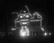 [Illuminated train station at night, Saint John N.B.] [entre 17-18 octobre 1901].
