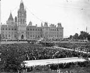 Royal Tour, 1901 at the Parliament Bldgs., Ottawa n.d.