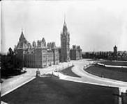 (Parliament Buildings) Centre Block [1859 - 1916].