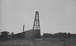 Standard drilling rig in Aldoborough Tsp., Elgin County, Ont 1919