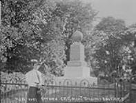 Monument in Memory of Wellesley Alexander Hull of the first South African Contingent, C.M.R. Billings Bridge, Ottawa, Ontario 10 July 1907