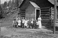 Country school and pupils 1915