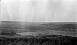 Qu'Appelle Valley [looking S.E. near Tantallon, Sask.] [1920]