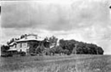 Hon. W.R. Motherwell,s residence [near Abernethy] Sask. Tp. 20-11-2 1923