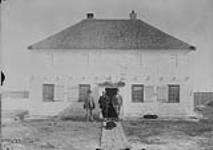 H.B. Co. dwelling [Fort] Resolution [N.W.T.] 1900