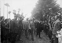 (Prince of Wales' visit to Canada) Cheering H.R.H. at Duncan, [B.C.] Sept. 25 n.d.