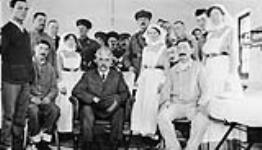 Sir Robert Borden visiting a Canadian Hospital