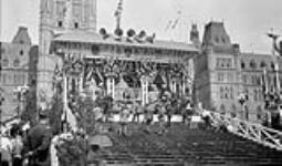 (Jubilee Celebrations) On Parliament Hill, Ottawa, Ont 1927 - July