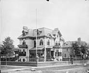 Residence of Mrs. E. Skead, 70 Argyle Street corner of Metcalfe Street, S.E. corner. Ottawa, Ontario Aug. 1888
