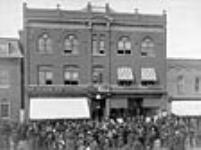 Homestead rush, land office, Moose Jaw, Saskatchewan 1909