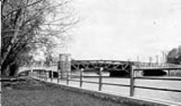 Pretoria Avenue bridge, Ottawa, Ont 1923 - 1924