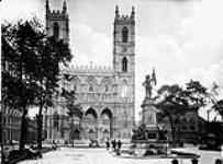 Notre Dame Church and Maisonneauve Monument, Place D'Armes Square ca. 1900-1925