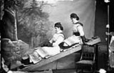 Lady Lansdowne et lady Florence  March 1884.