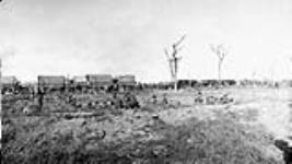 Canadians near Monchy [France] waiting to go forward. Advance East of Arras August, 1918 Aug. 1918