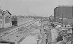 Rideau Canal alongside Union Station, 1910-1915