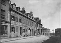 L'Ancienne Gare Dalhousie du Canadian Pacifique. Montreal - Vieille maison, Rue St. Paul, coté nord - entre les Rues Bonsecours et Berri photo de 1915
