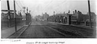 [Toronto, Ont.] Queen St. Bridge looking west 1900