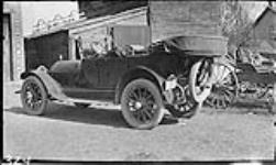 [Automobile, Parry Sound, Ont., c. 1915.] 1915