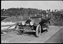 [McLaughlin car, Parry Sound, Ont., 1917.] 1917