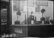 Welch & Johnston Ltd. radio display, Ottawa, Ont., 1920 1920