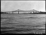 [Jacques Cartier Bridge, Montreal, P.Q.] [1929]