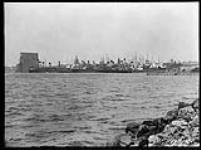 [Steamships in harbour] Kingston, Ont 1929