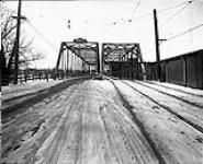 Sussex Street bridge, north approach to Green Island, Ottawa, Ont 1939