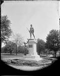 [Statue commemorating soldiers who died in the Boer War, Victoria Park, London, Ontario.] [c. 1917]