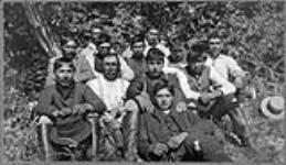 [Treaty 9 operations] Crew from Moose Factory to Abitibi, [Ont.] 1905
