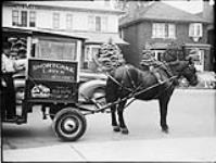 Delivery wagon, Brown's Bread, Avenue Road 7 July 1947