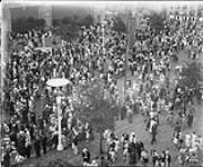 View of crowd at Parade. [Canadian National Exhibition, Toronto, Ont.] Aug. 27, 1938