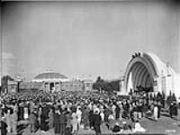 [The Amphitheater, Canadian National Exhibition, Toronto, Ont.] [Sept. 1937]