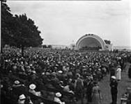 Crowd in front of Band Shell. [Canadian National Exhibition, Toronto, Ont.] Aug. 21, 1938