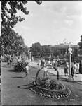 Walk to Horticultural Building. [Canadian National Exhibition, Toronto, Ont.] 1928
