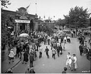 [Crowds outside the Food Products Building. Canadian National Exhibition, Toronto, Ont.] c. 1940