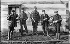 [Hunting] group at Wattenwyl [Lake, Ont.], 1898 1898