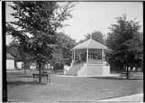 Band stand, Victoria Park, Sarnia, [Ont] 1907