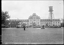 Front of main building, Ontario Agricultural College, Guelph, Ont 8 June, 1911