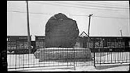 Ship fever stone [memorial] near Victoria Bridge 11 February 1914