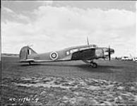[Avro 'Anson' I aircraft W2419 of the R.C.A.F., Rockcliffe, Ont., ca. 25 October 1941.] c.a. 25 Ot. 1941