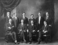 Des spécialistes de la recherche historique aux Archives publiques du Canada, à Ottawa, en Ontario 1911