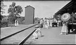 Crowd at [train] station in Bala, [Ont.] [ca. 1917].