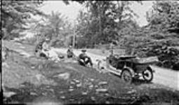 Lunch by [the] roadside, 23 June, 1917 23 June 1917