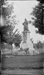 Queen Victoria monument in Victoria Park, Kitchener, [Ont.] 23 July 1918.