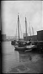 Schooners at dock in Quebec, [P.Q.], 26 Nov., 1918 26 Nov. 1918